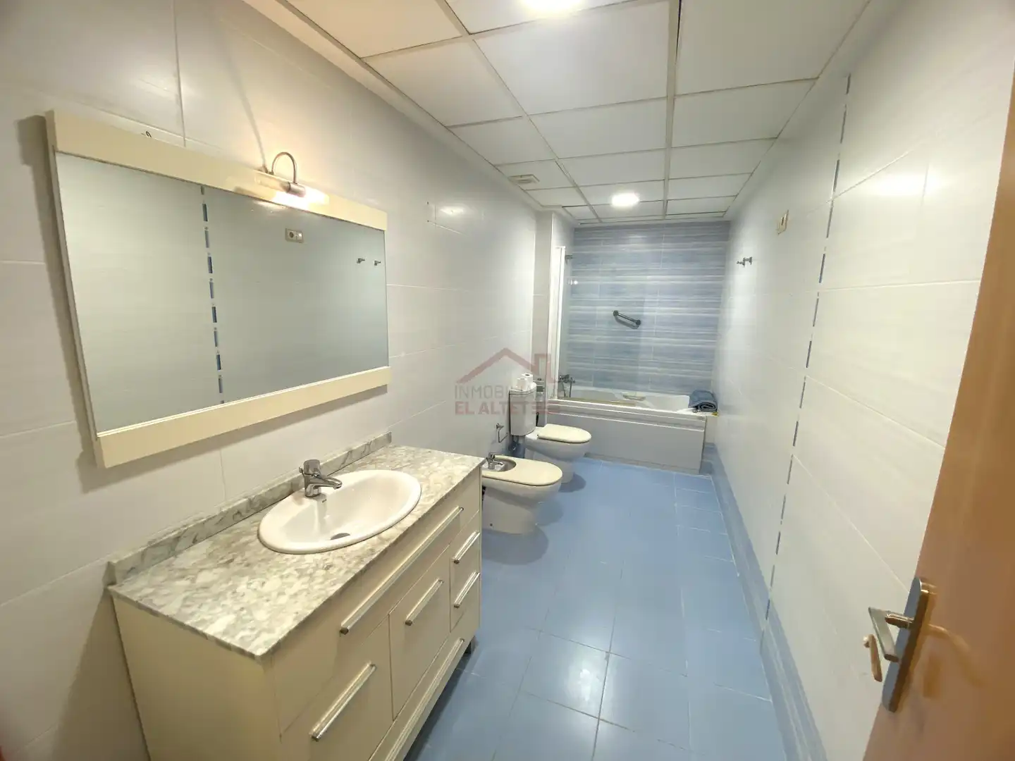 Baño de Piso en venta en Elche / Elx con Aire acondicionado, Calefacción y Horno