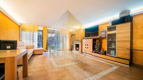 Foto 5 de Casa adosada en venda a Avinguda U, Santa Perpètua de Mogoda, Barcelona