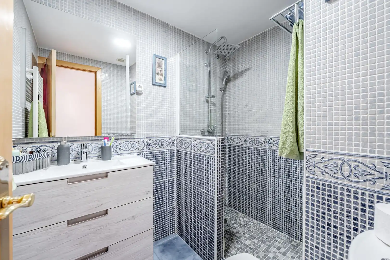 Baño de Ático en venta en Madrid con Aire acondicionado, Calefacción y Terraza