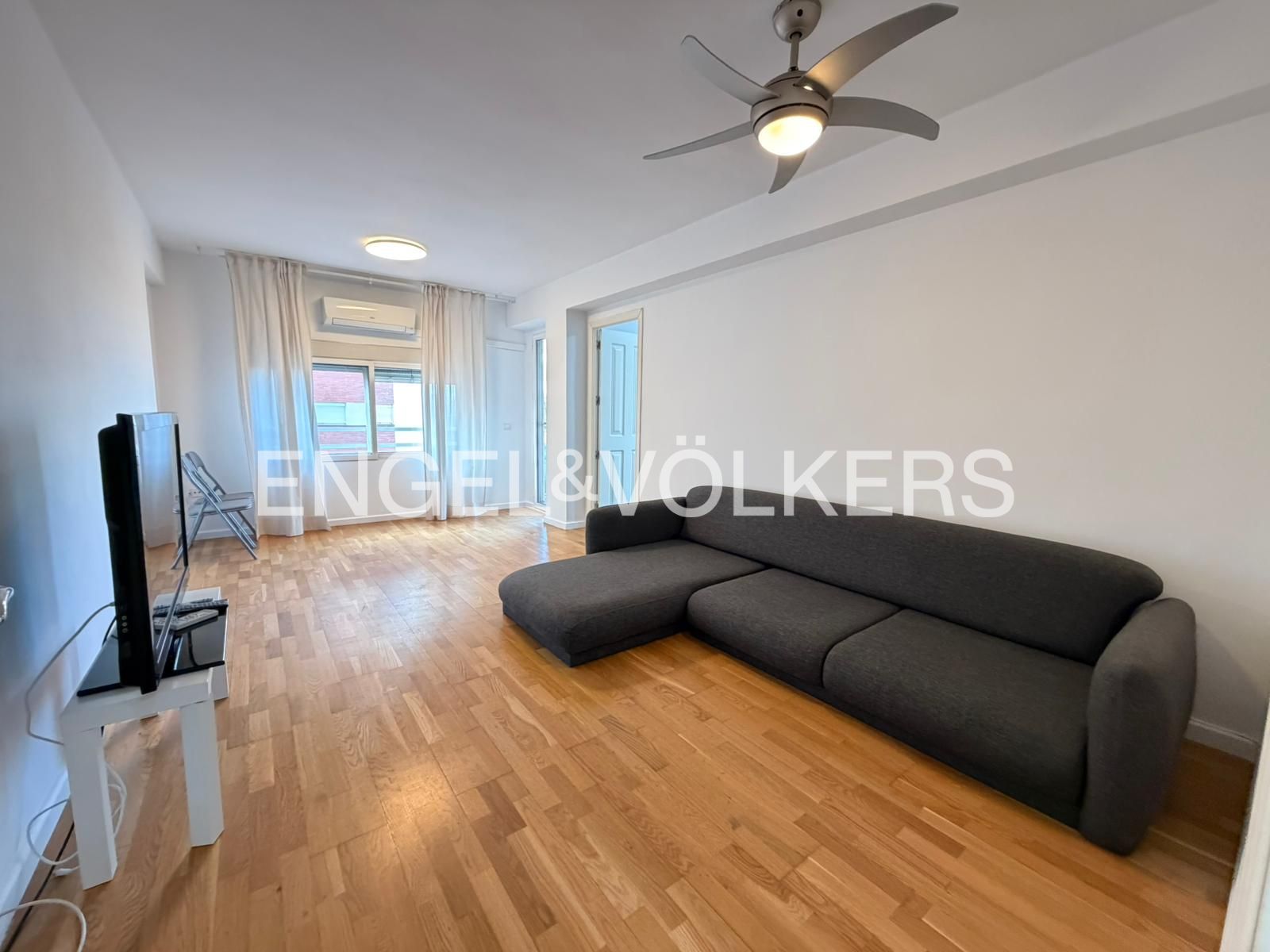 Sala d'estar de Pis de lloguer en  Valencia Capital amb Aire condicionat, Calefacció i Parquet