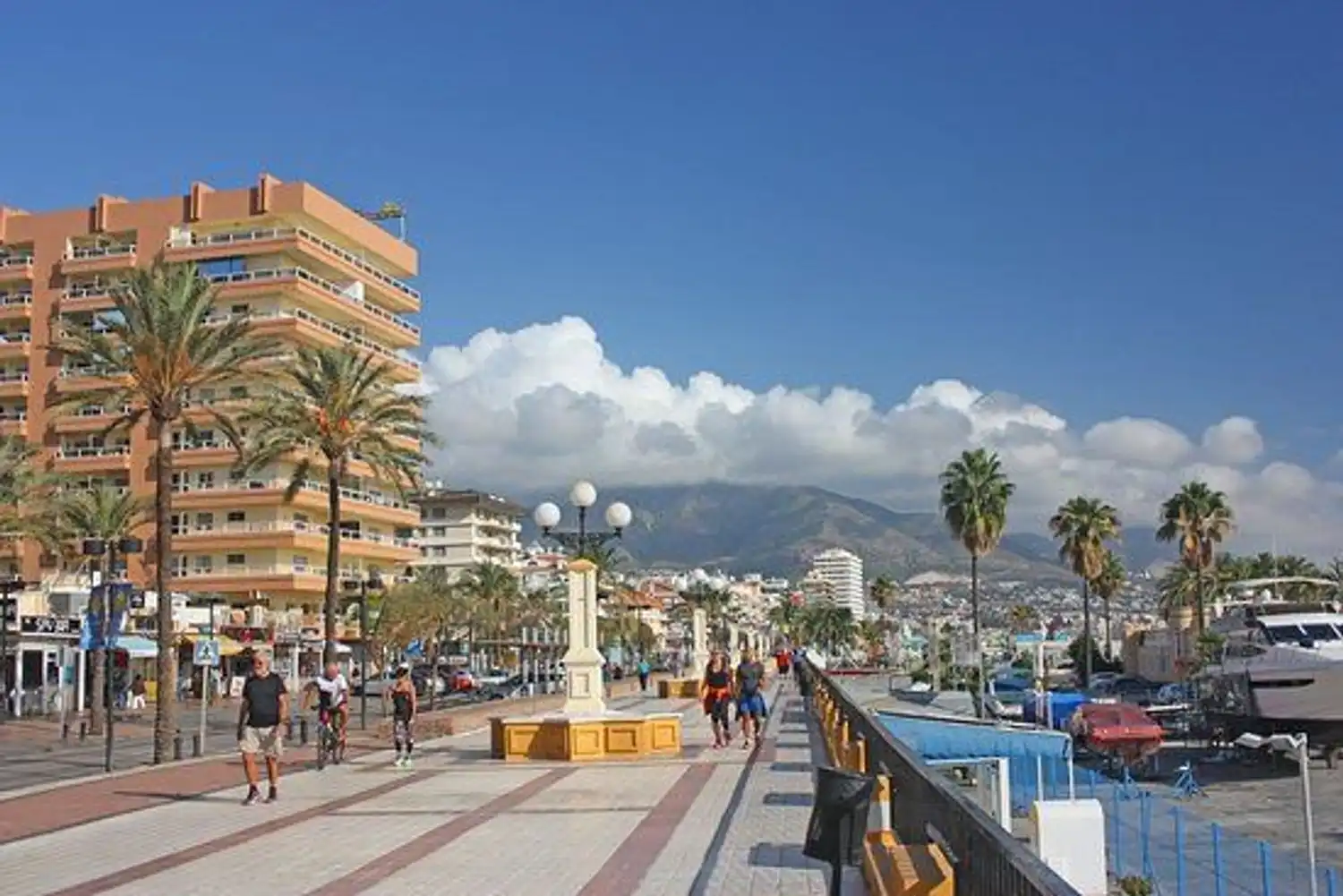 Local comercial en traspàs a Puerto Deportivo