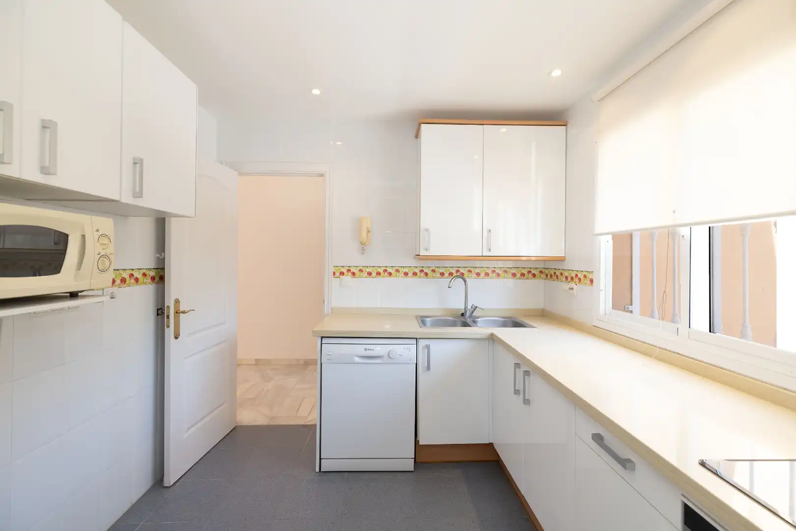 Küche von Wohnung zum Verkauf in Marbella mit Klimaanlage, Heizung und Terrasse