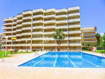 Vista exterior de Apartament en venda en Salou amb Aire condicionat, Terrassa i Piscina comunitària