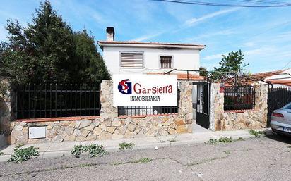 Exterior view of House or chalet for sale in Yuncos  with Heating, Private garden and Terrace