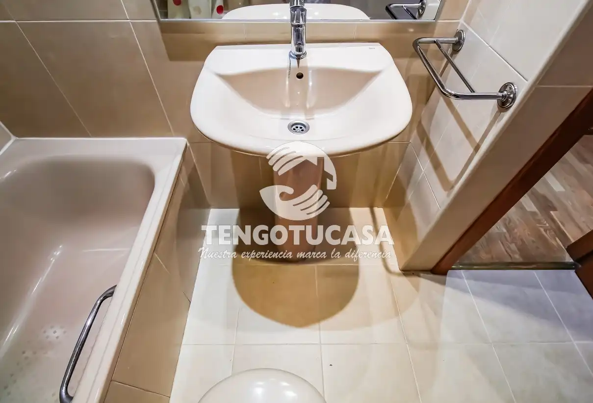 Piso en venta en Calle de Belfast, Rejas