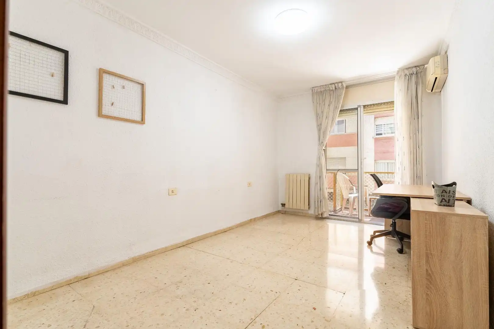 Wohnung zum Verkauf in Reus mit Klimaanlage, Heizung und Balkon