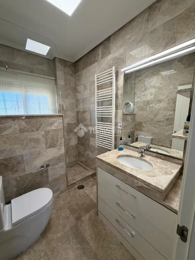 Baño de Casa o chalet en venta en Montequinto con Aire acondicionado, Jardín privado y Terraza