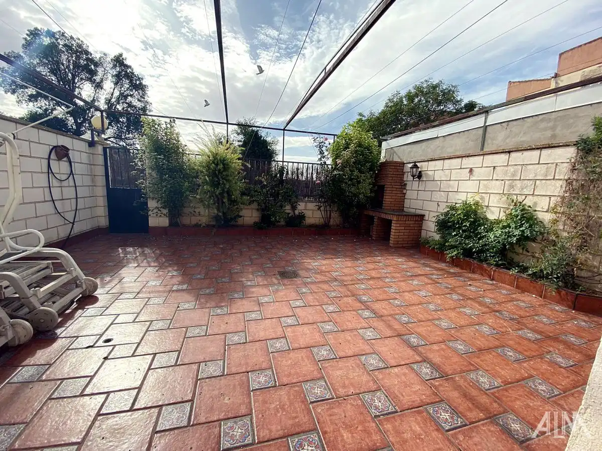 Terrassa de Casa adosada en venda en Manzanares amb Calefacció, Jardí privat i Terrassa