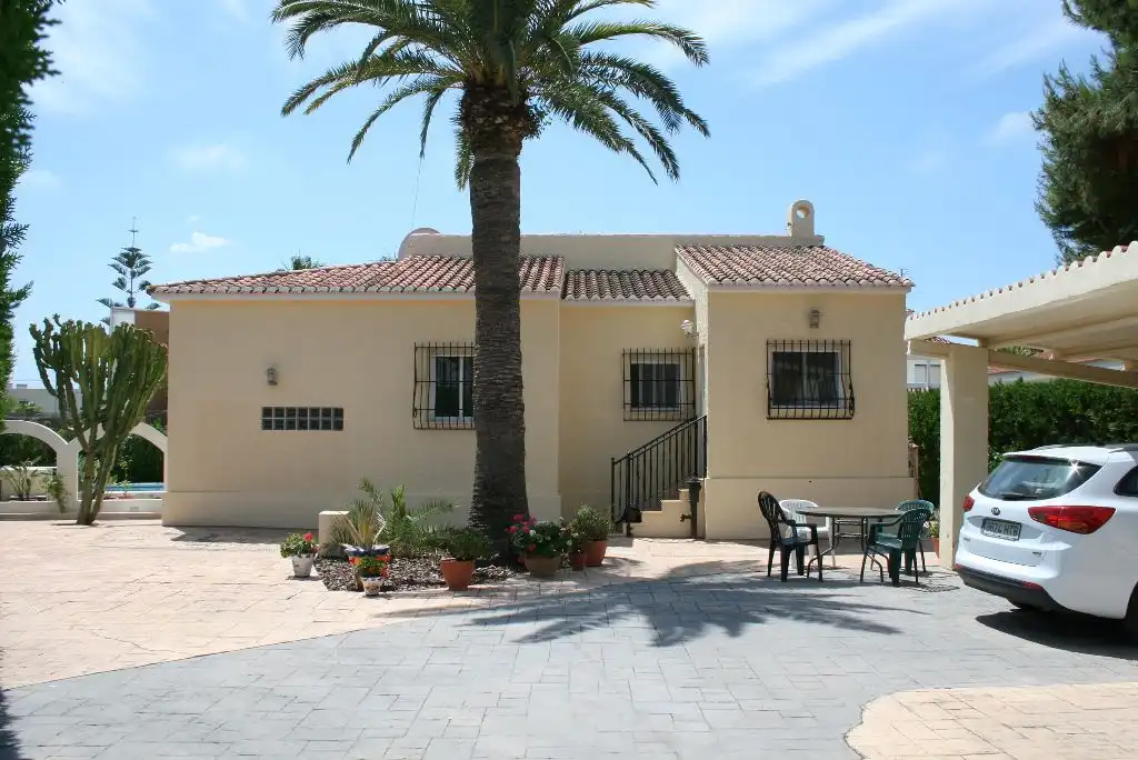 Exterior view of Houses for sale in El Campello  with Air Conditioner