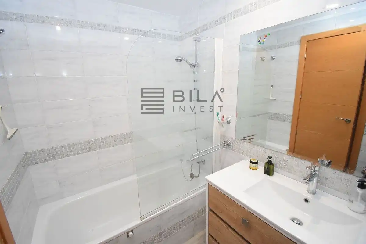 Baño de Ático en venta en Benalmádena con Aire acondicionado, Terraza y Trastero