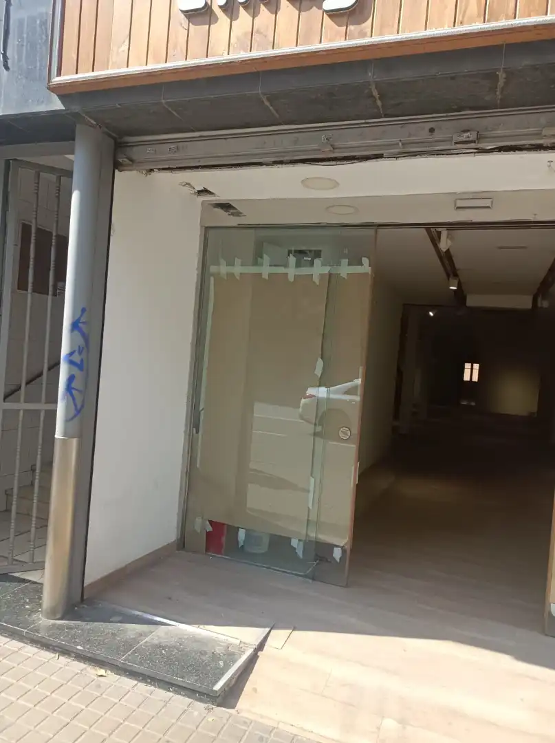 Geschaftsraum zur Miete in Santa Coloma de Gramenet mit Parkett und Alarm