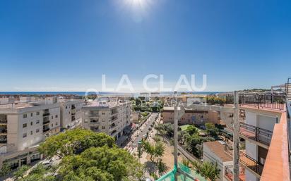 Vista exterior de Àtic en venda en Torredembarra amb Terrassa