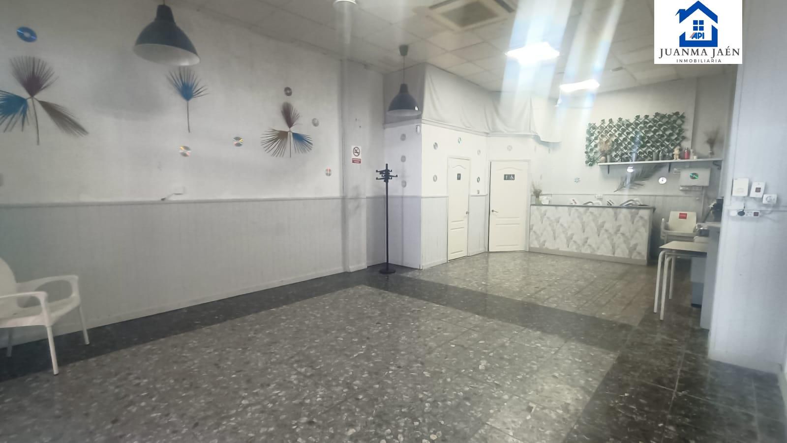 Premises for sale in San Fernando  with Air Conditioner and Terrace