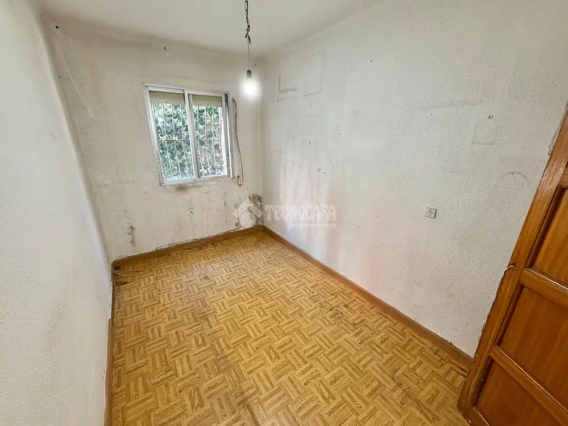 Bedroom of Flat for sale in Madrid