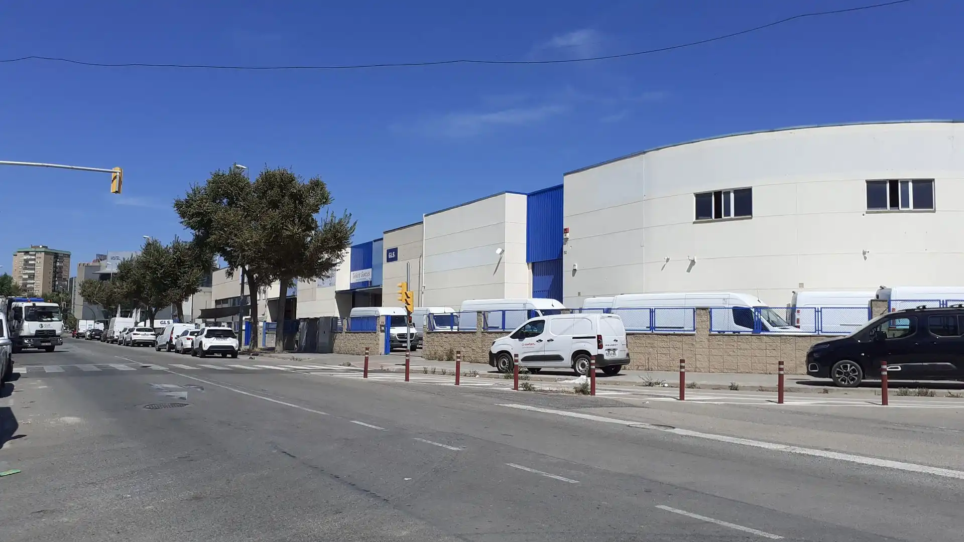 Außenansicht von Fabrikhallen zur Miete in L'Hospitalet de Llobregat