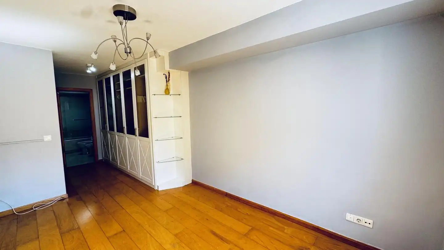 Wohnung zum Verkauf in Zaragoza mit Klimaanlage, Heizung und Parkett