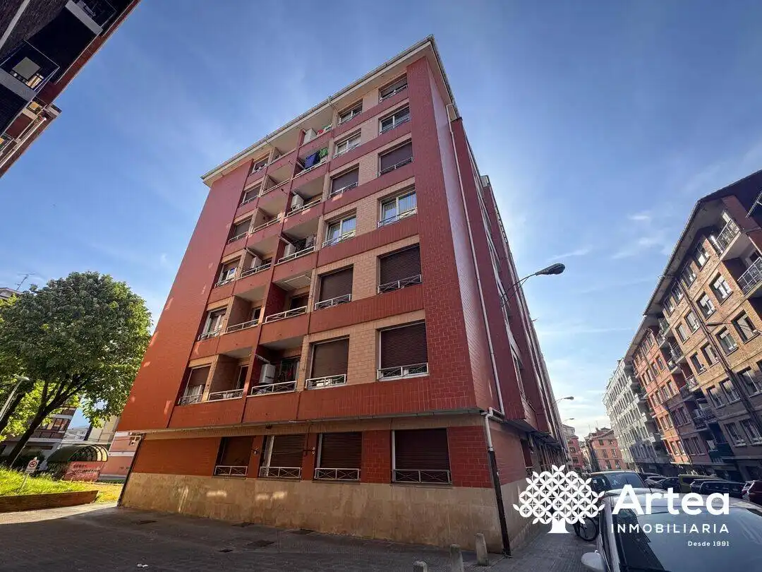 Appartamento con ascensore in vendita a Antso Estegiz Zumardia