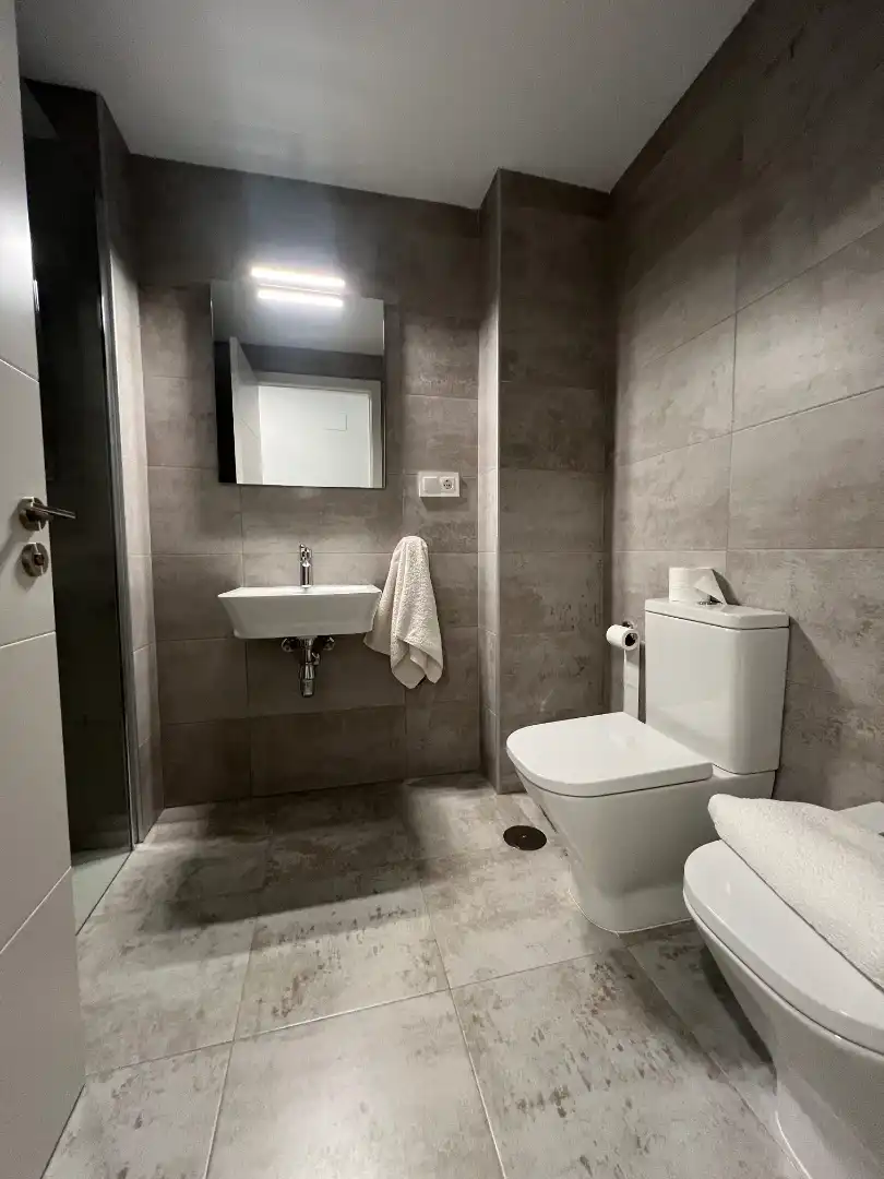 Baño de Piso de alquiler en Siero con Calefacción, Parquet y Terraza