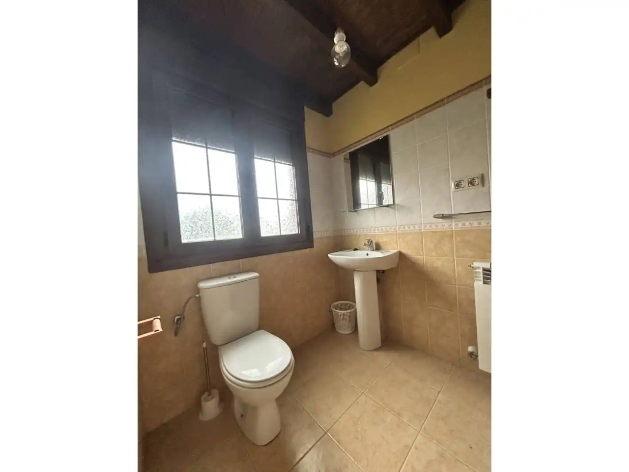 Badezimmer von Haus oder Chalet zum Verkauf in Llanes mit Heizung, Privatgarten und Terrasse