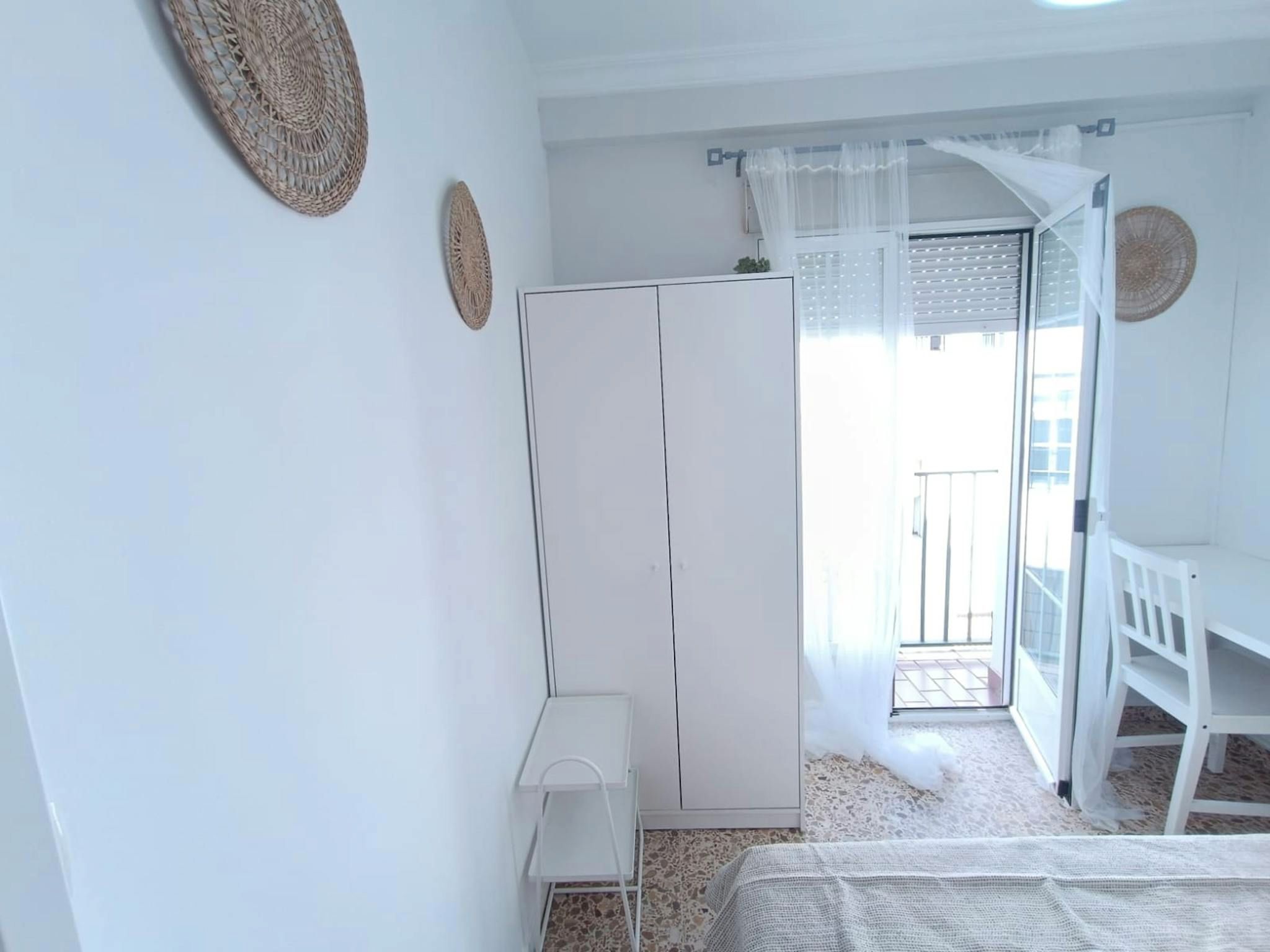 Dormitori de Pis per a compartir en  Sevilla Capital amb Rentadora i Balcó