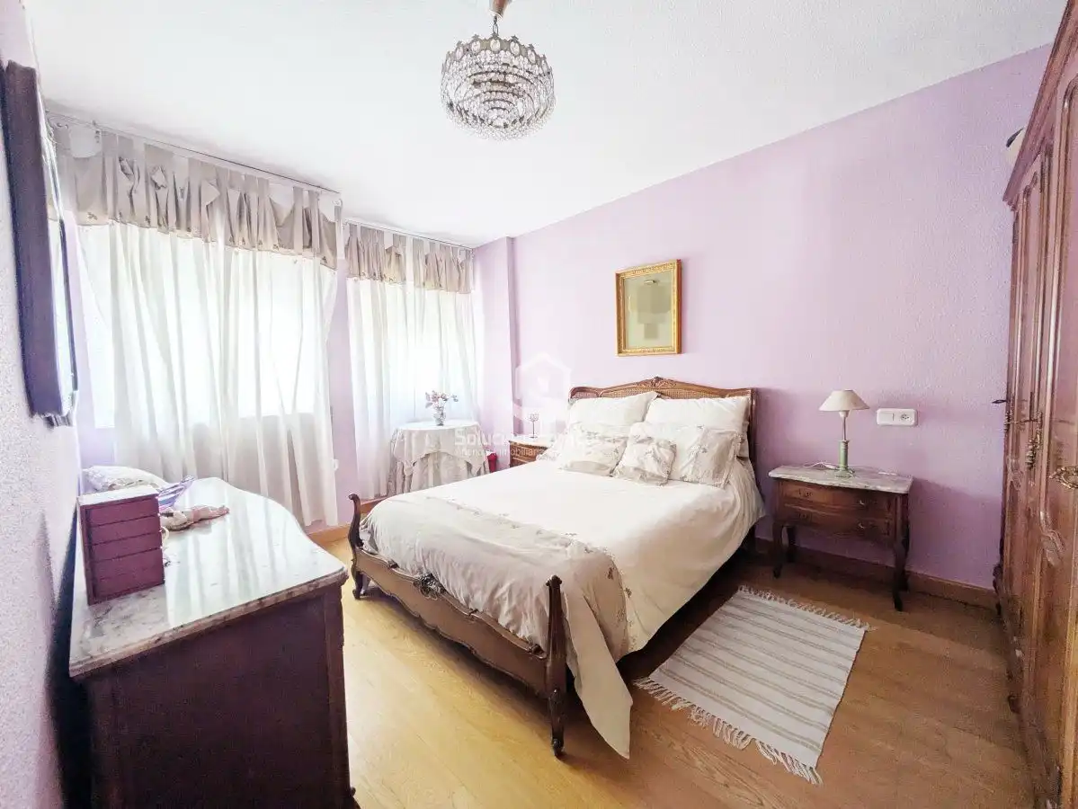 Dormitori de Casa o xalet en venda en Jaén amb Aire condicionat, Terrassa i Traster