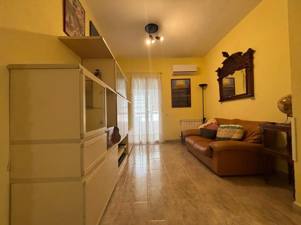 Living room of Flat for sale in Zaragoza  with Air Conditioner, Heating and Terrace