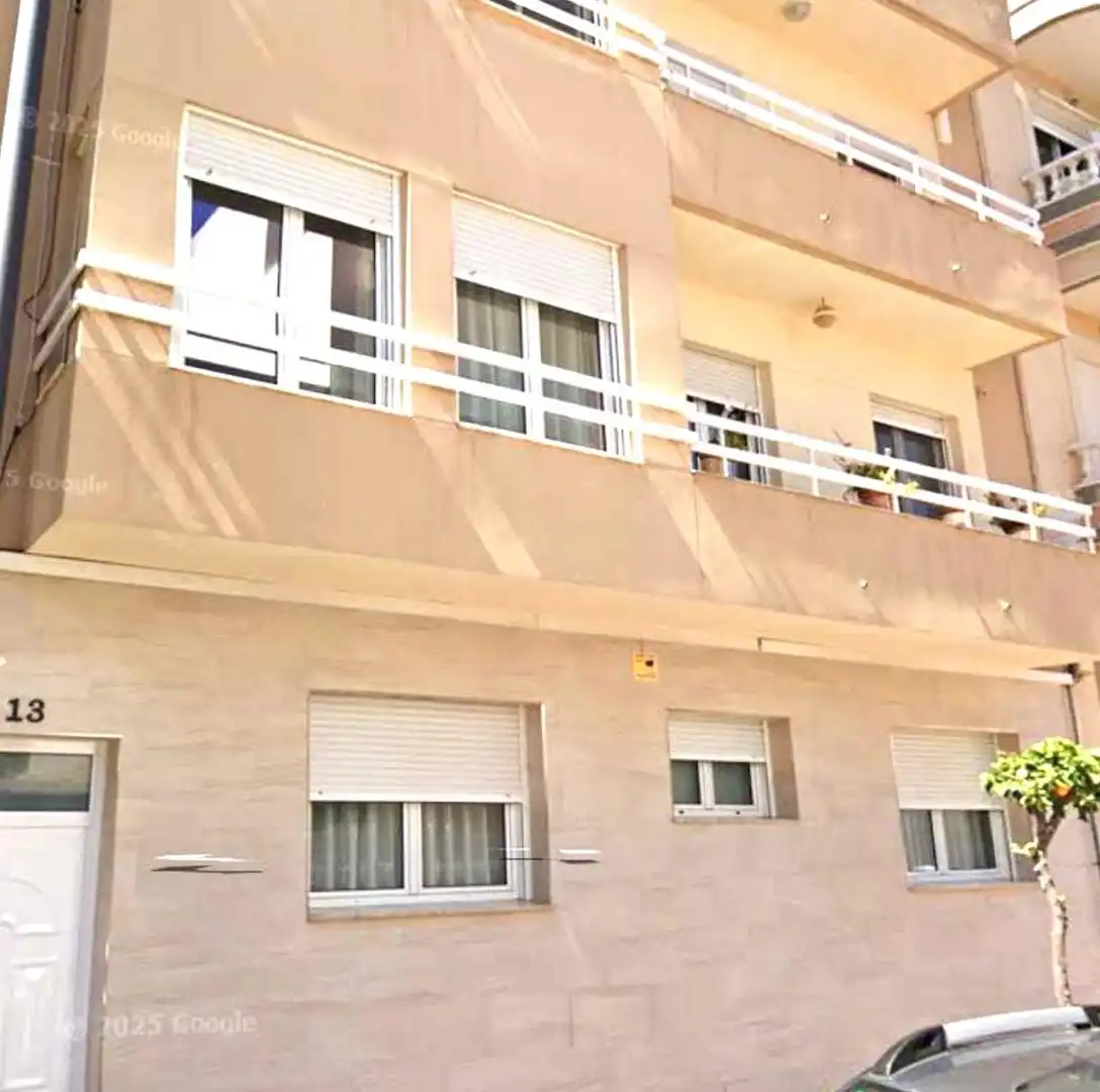 Vista exterior de Piso en venta en Guardamar del Segura con Terraza, Balcón y Alarma