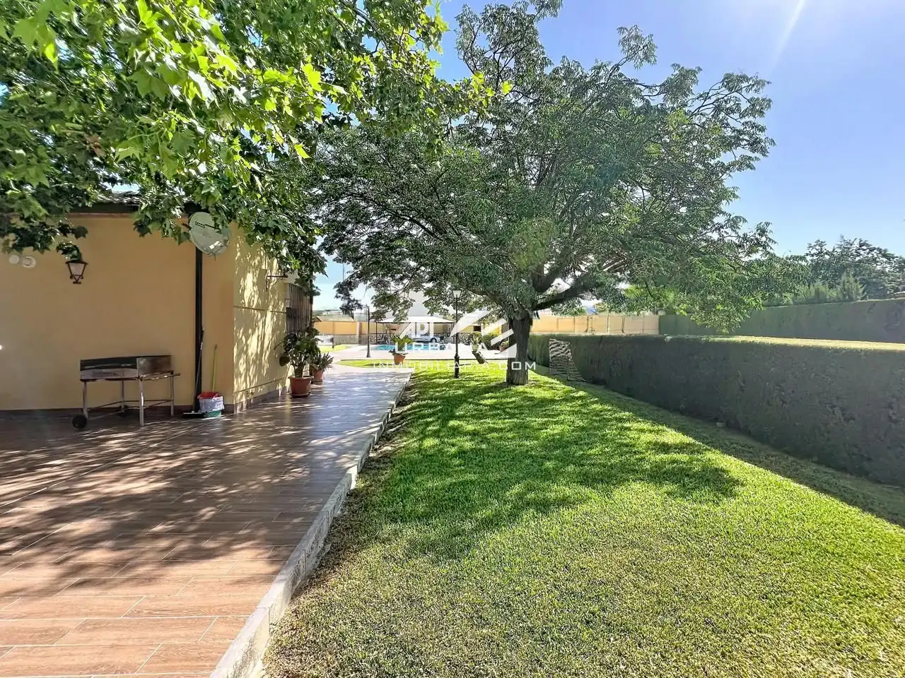 Jardí de Casa o xalet en venda en Lucena amb Aire condicionat i Piscina