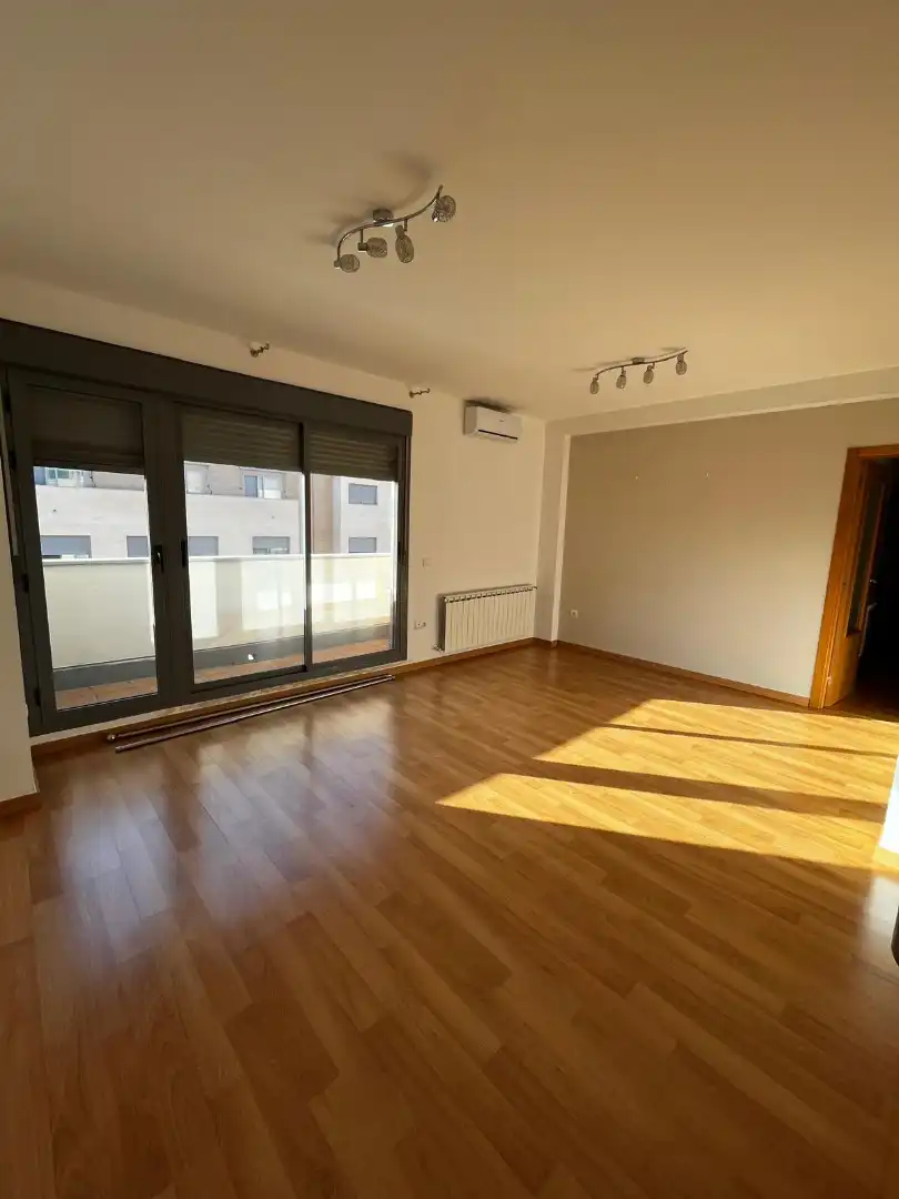 Wohnzimmer von Dachboden zum Verkauf in Arganda del Rey mit Klimaanlage, Heizung und Parkett