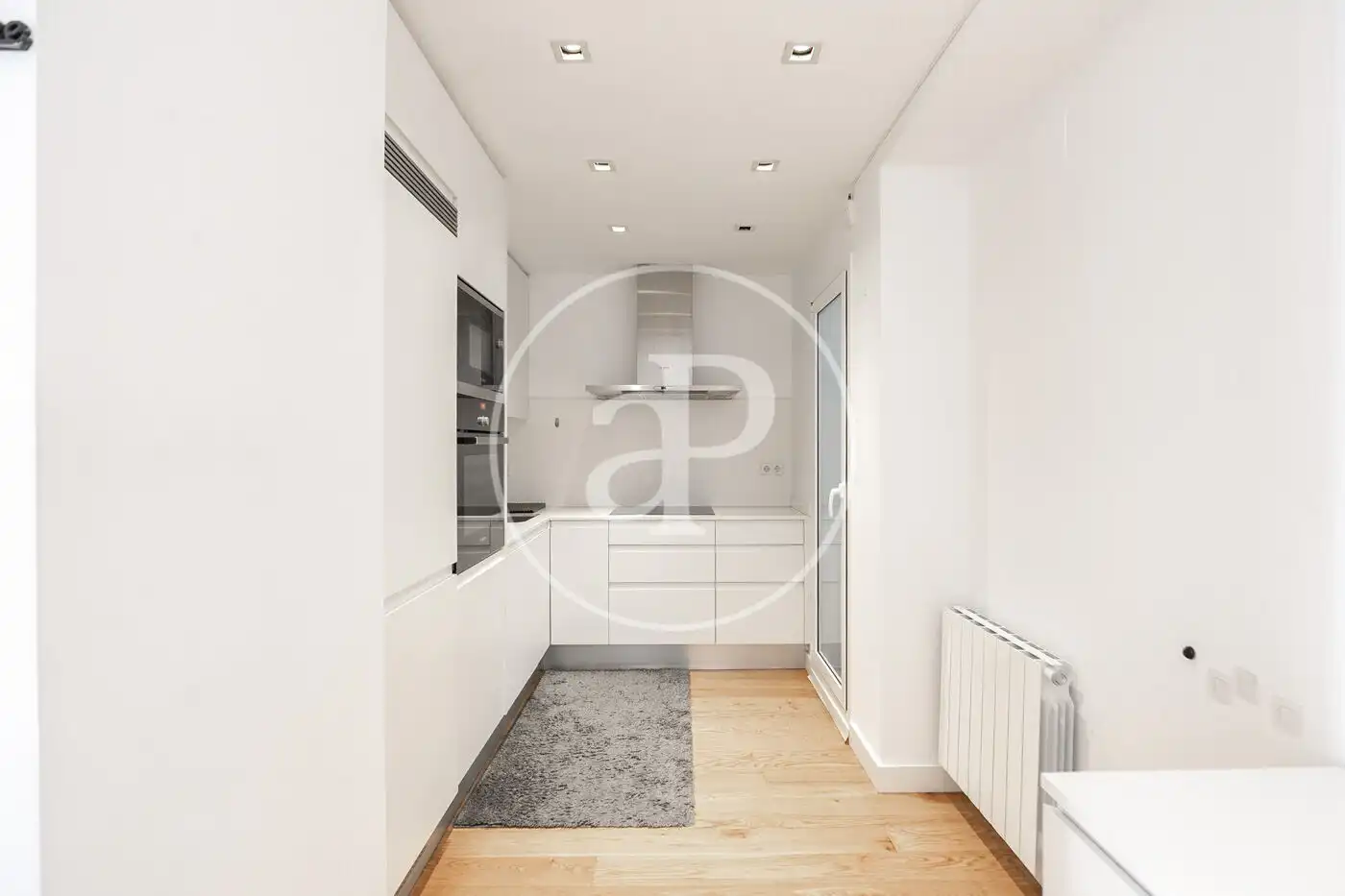 Küche von Wohnung zum Verkauf in Barcelona mit Klimaanlage, Heizung und Terrasse