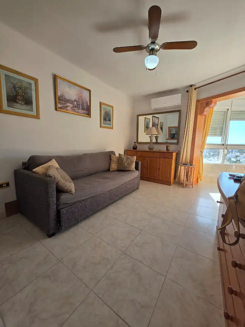 Sala d'estar de Apartament de lloguer en Torrox amb Aire condicionat, Calefacció i Moblat