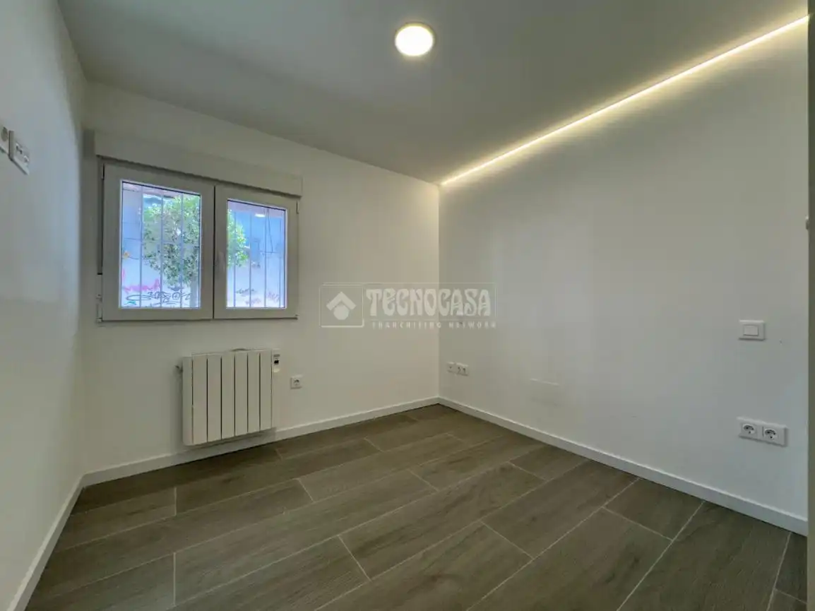 Bedroom of Flat for sale in Alcobendas  with Air Conditioner and Heating