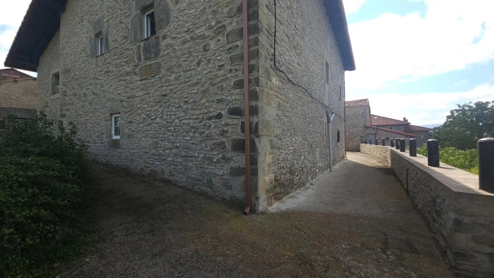Vista exterior de Casa o xalet en venda en Valle de Mena amb Calefacció, Jardí privat i Terrassa
