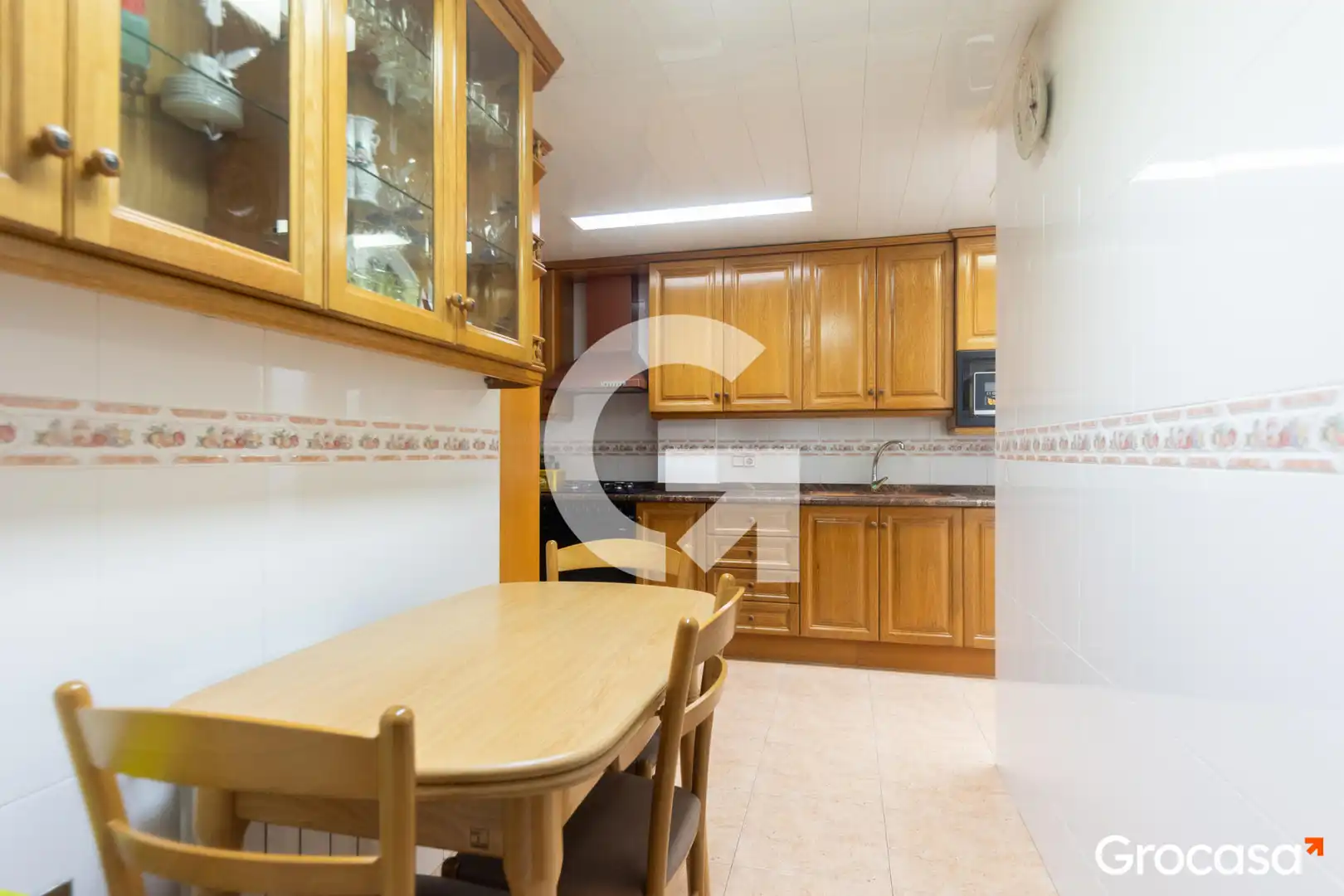 Kitchen of Flat for sale in L'Hospitalet de Llobregat  with Heating, Oven and Balcony