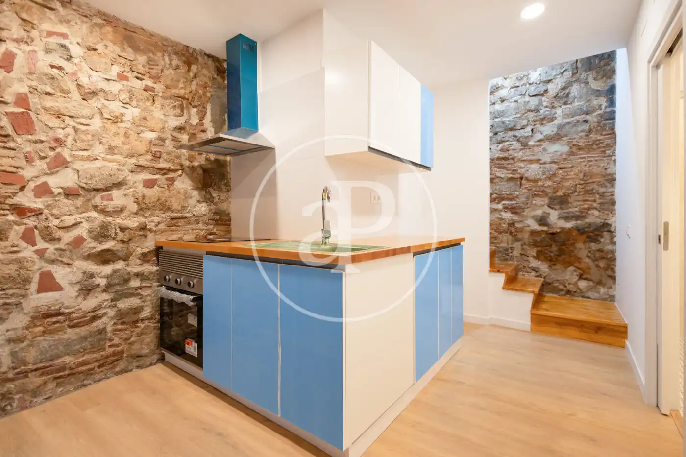 Küche von Wohnung zum Verkauf in Barcelona mit Klimaanlage und Heizung