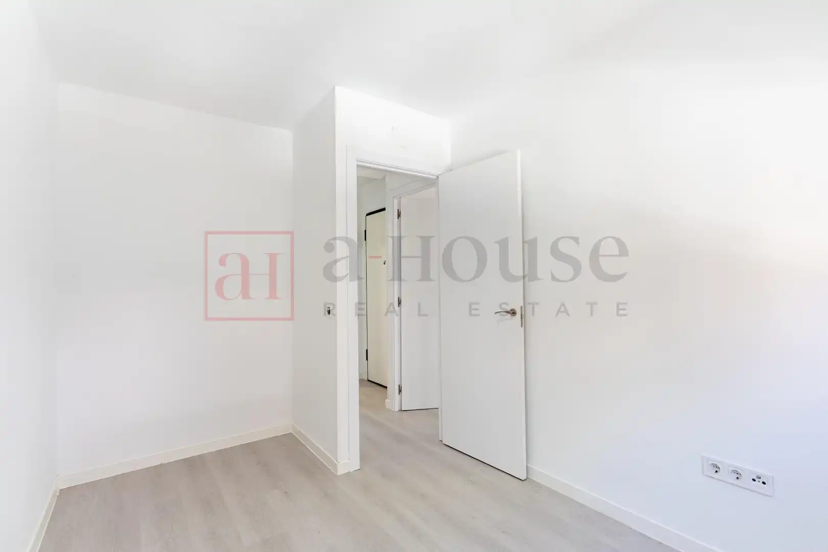 Habitación de Piso en venta en Madrid con Calefacción y Parquet