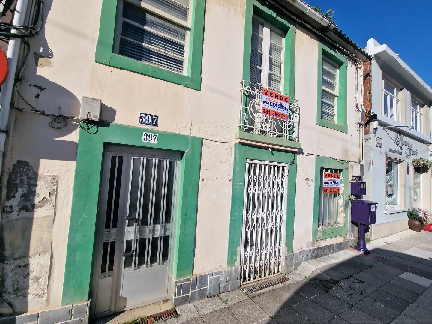 Vista exterior de Casa adosada en venda en Narón amb Jardí privat