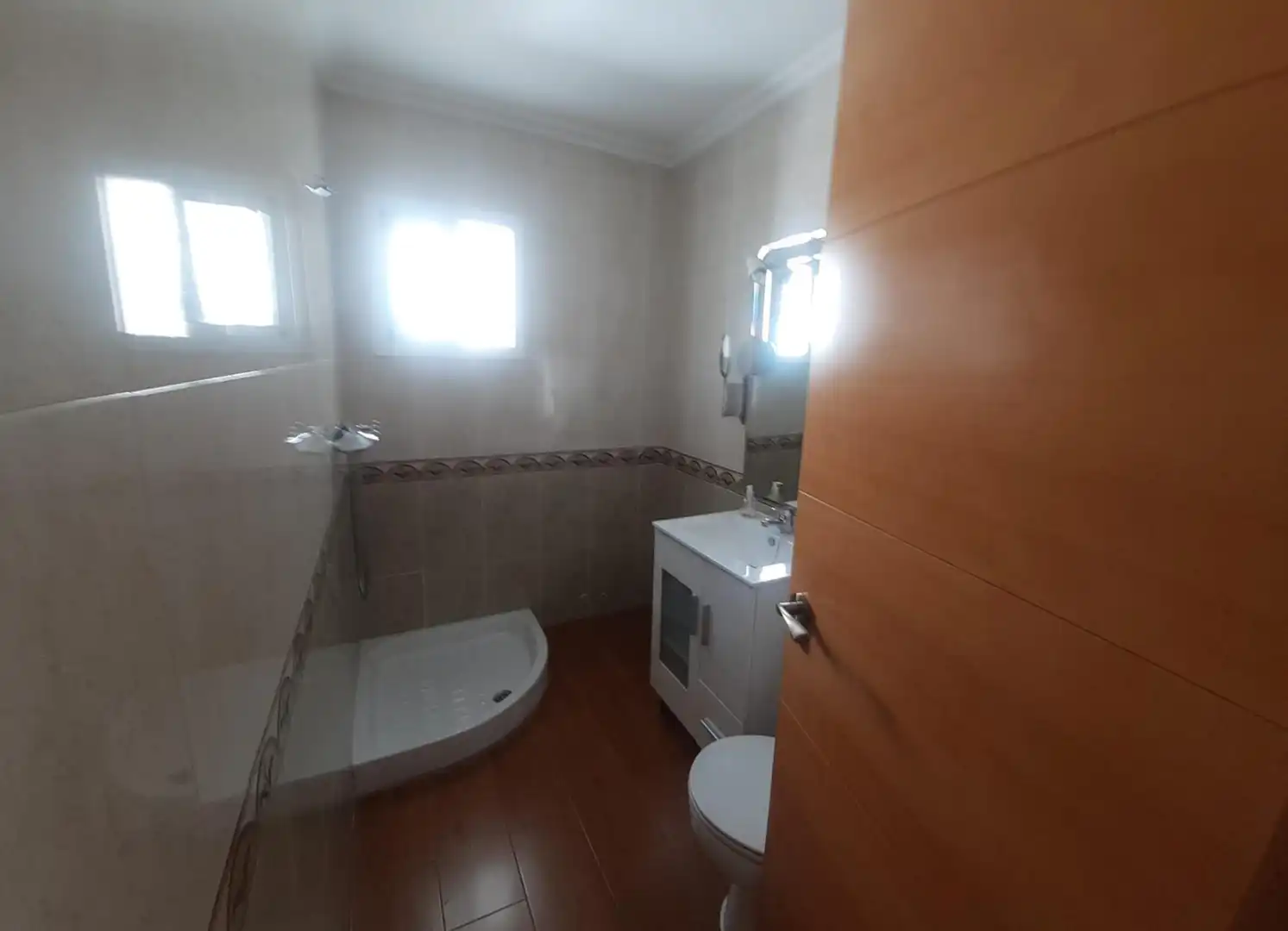 Bathroom of Flat for sale in Sevilla  with Air Conditioner