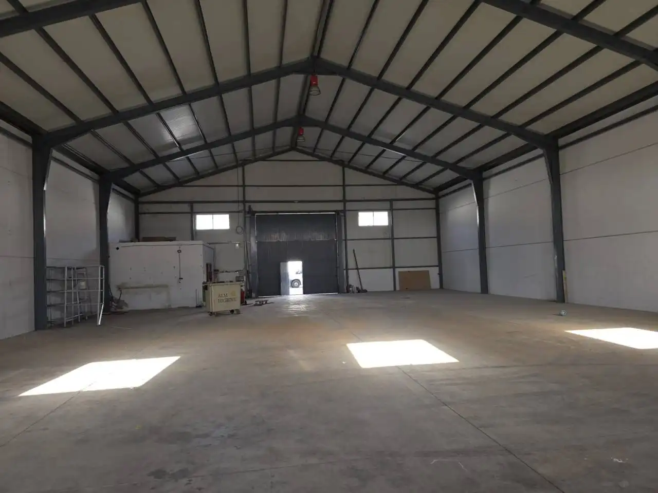 Fabrikhallen zur Miete in Albacete