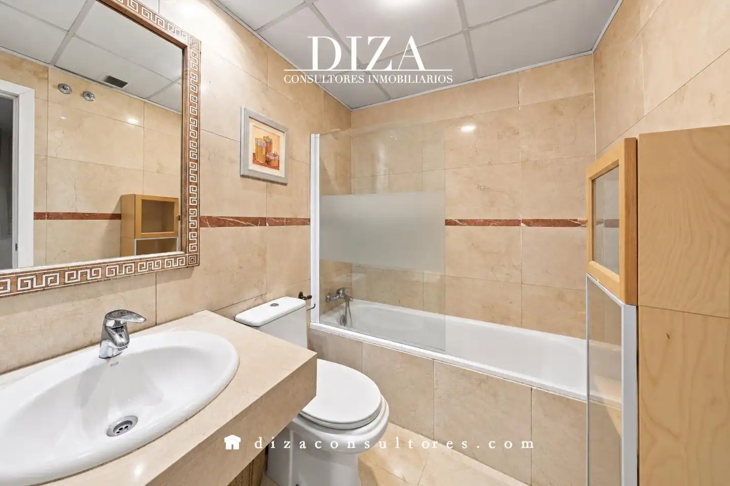 Bathroom of Ground floor for sale in Madrid  with Air Conditioner, Heating and Terrace
