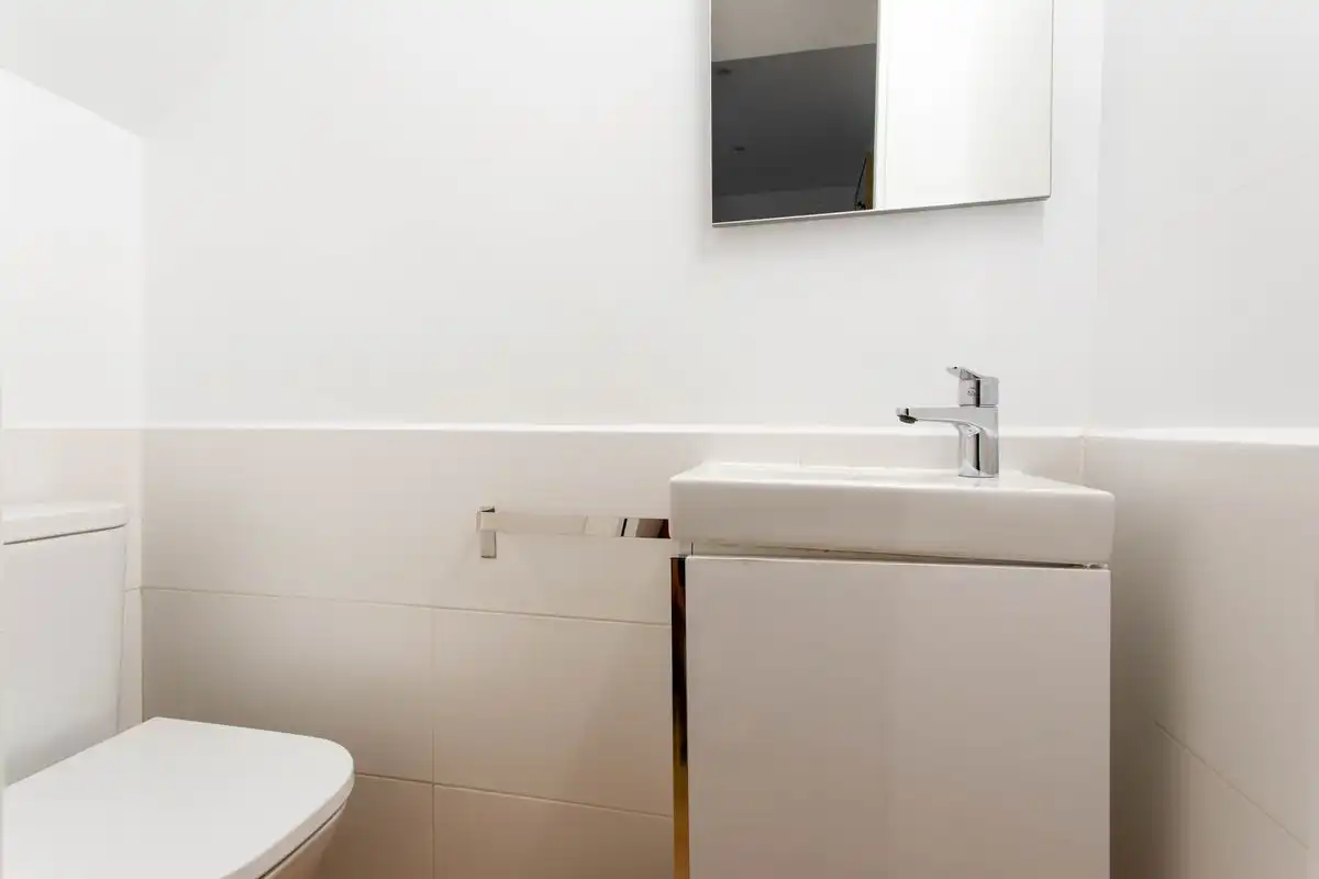 Badezimmer von Maisonette zum Verkauf in Madrid mit Klimaanlage und Heizung