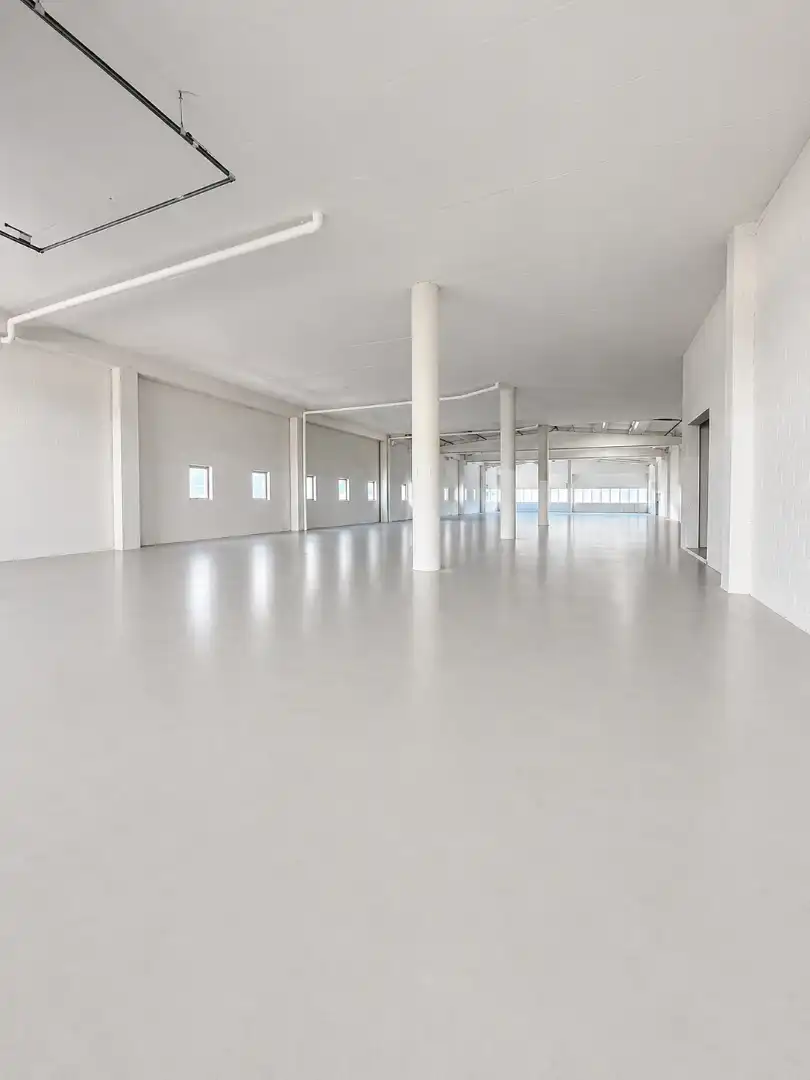 Industrial building for sale in Carrer de Saturn 55