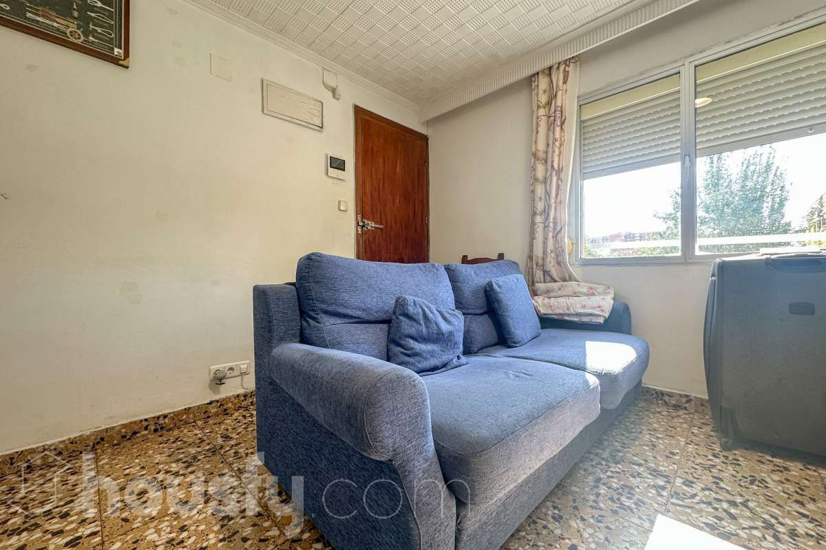 Flat for sale in Calle San Feliu De Guixols, Portazgo
