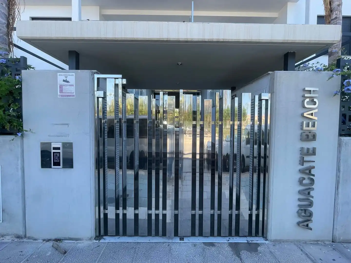 Vista exterior de Pis en venda en Motril amb Terrassa, Traster i Moblat