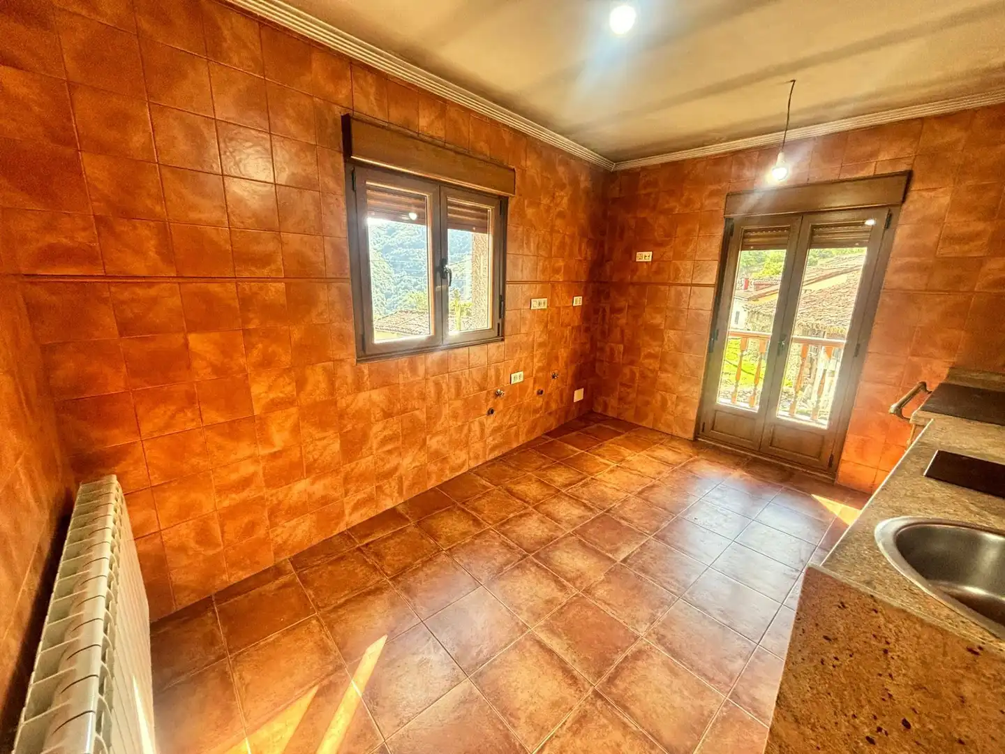 Cocina de Casa o chalet en venta en Quirós con Jardín privado, Parquet y Terraza