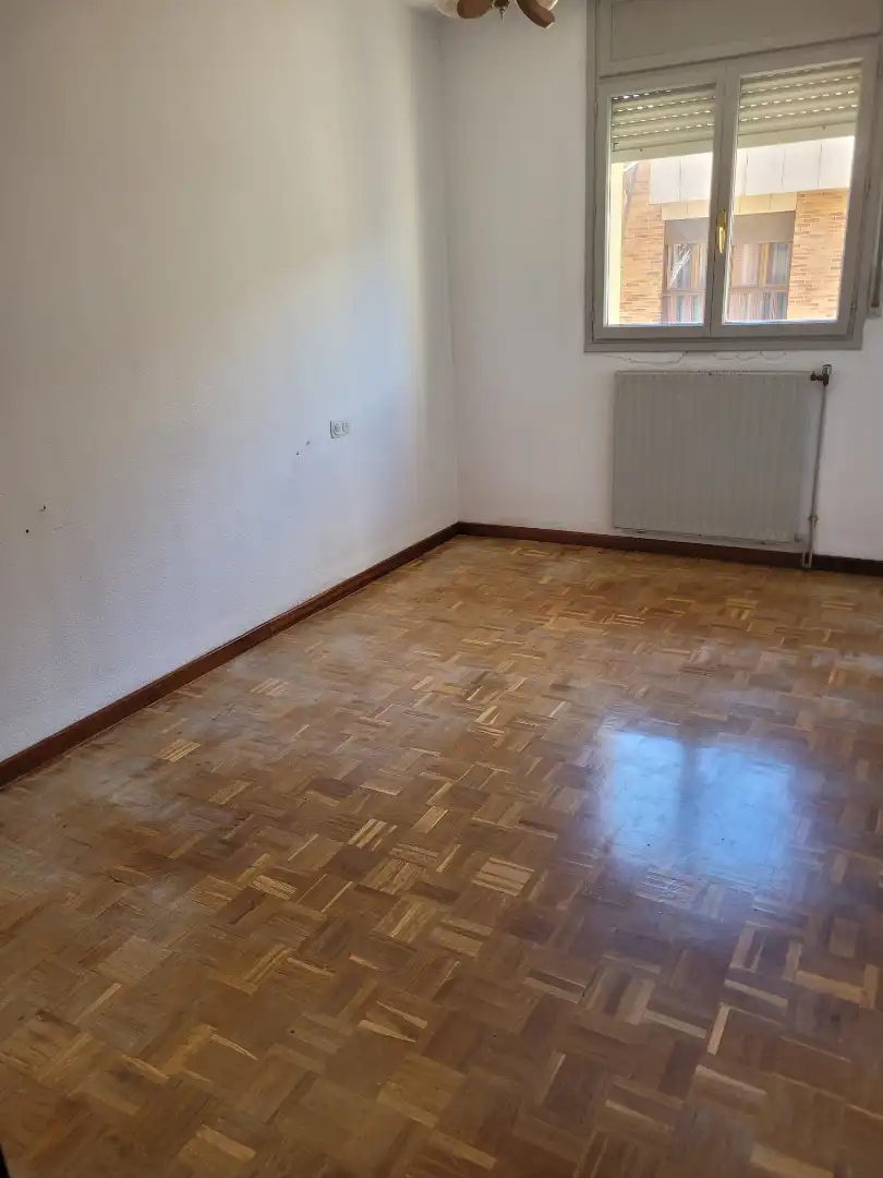Piso en venta en Soria Capital  con Calefacción, Parquet y Trastero