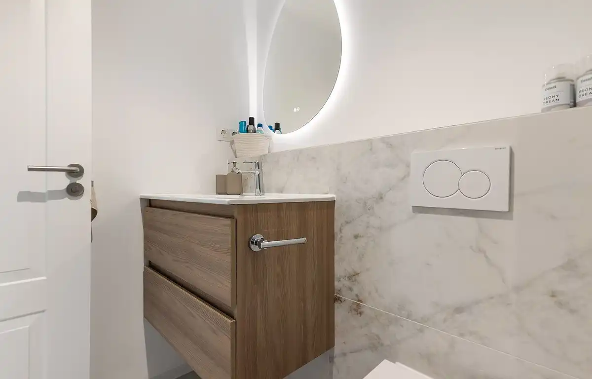 Baño de Apartamento en venta en Torremolinos con Aire acondicionado, Amueblado y Piscina comunitaria