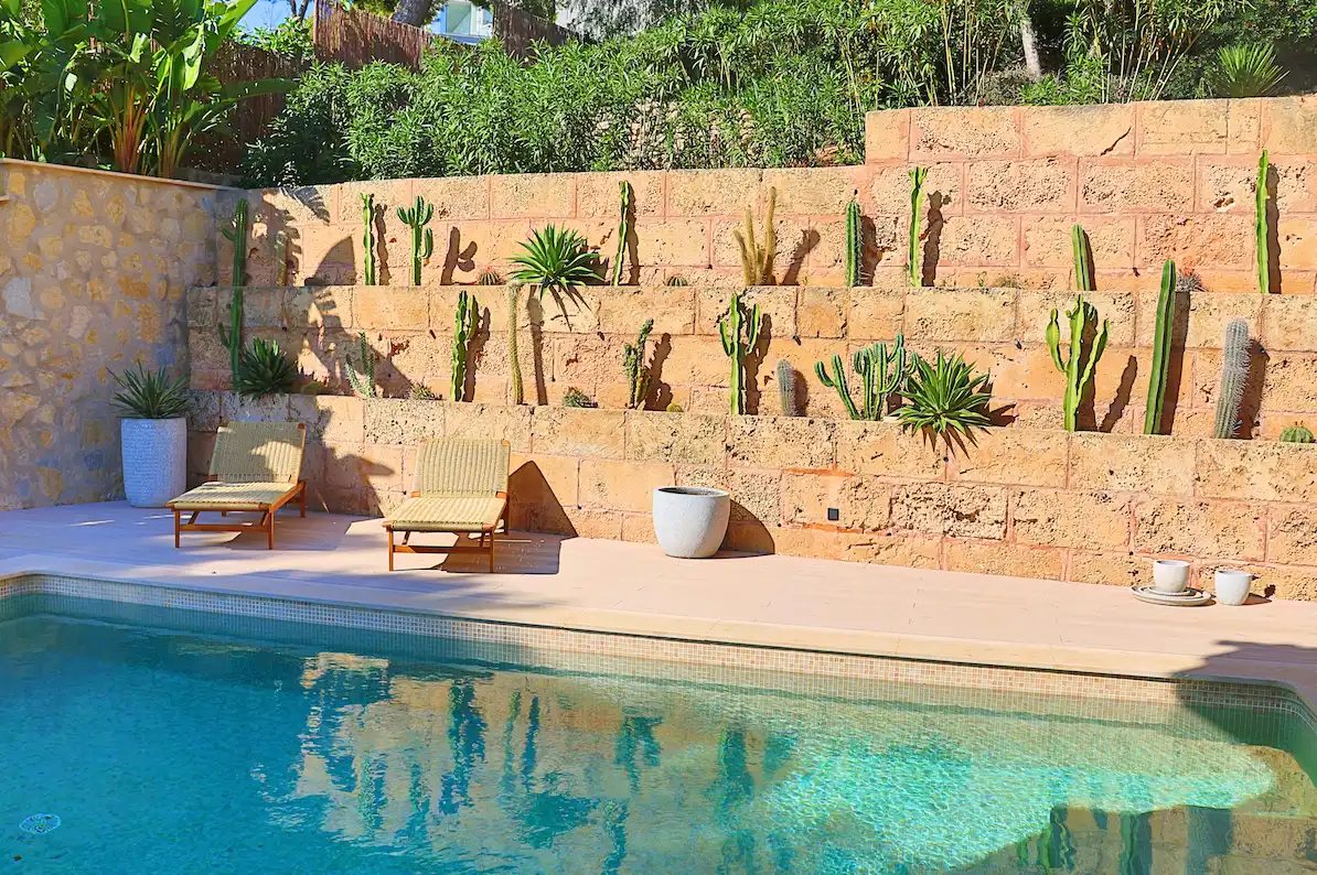 Piscina de Casa o xalet en venda en Calvià amb Aire condicionat, Calefacció i Jardí privat