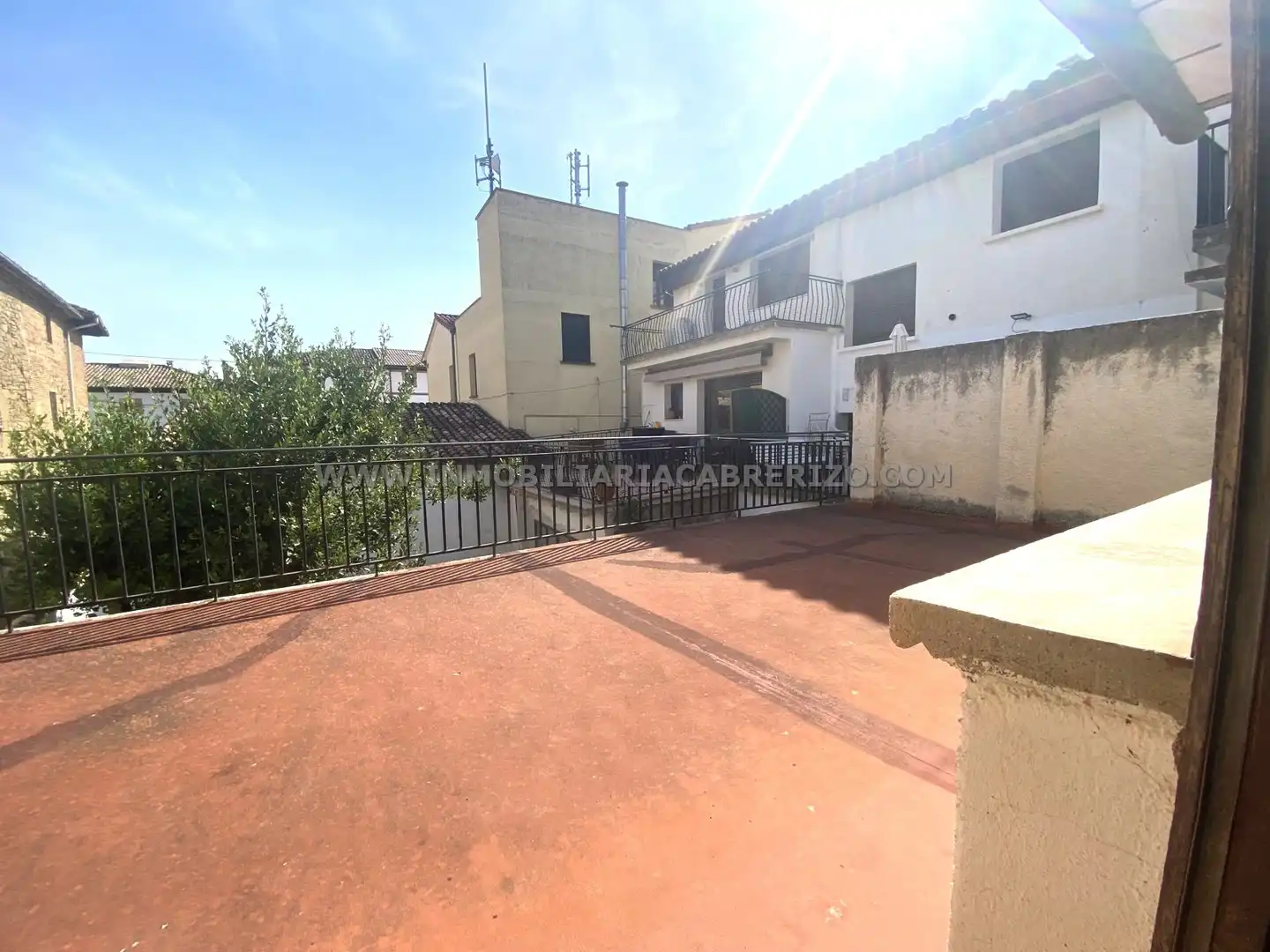 Vista exterior de Casa adosada en venda en Obanos amb Calefacció, Parquet i Terrassa