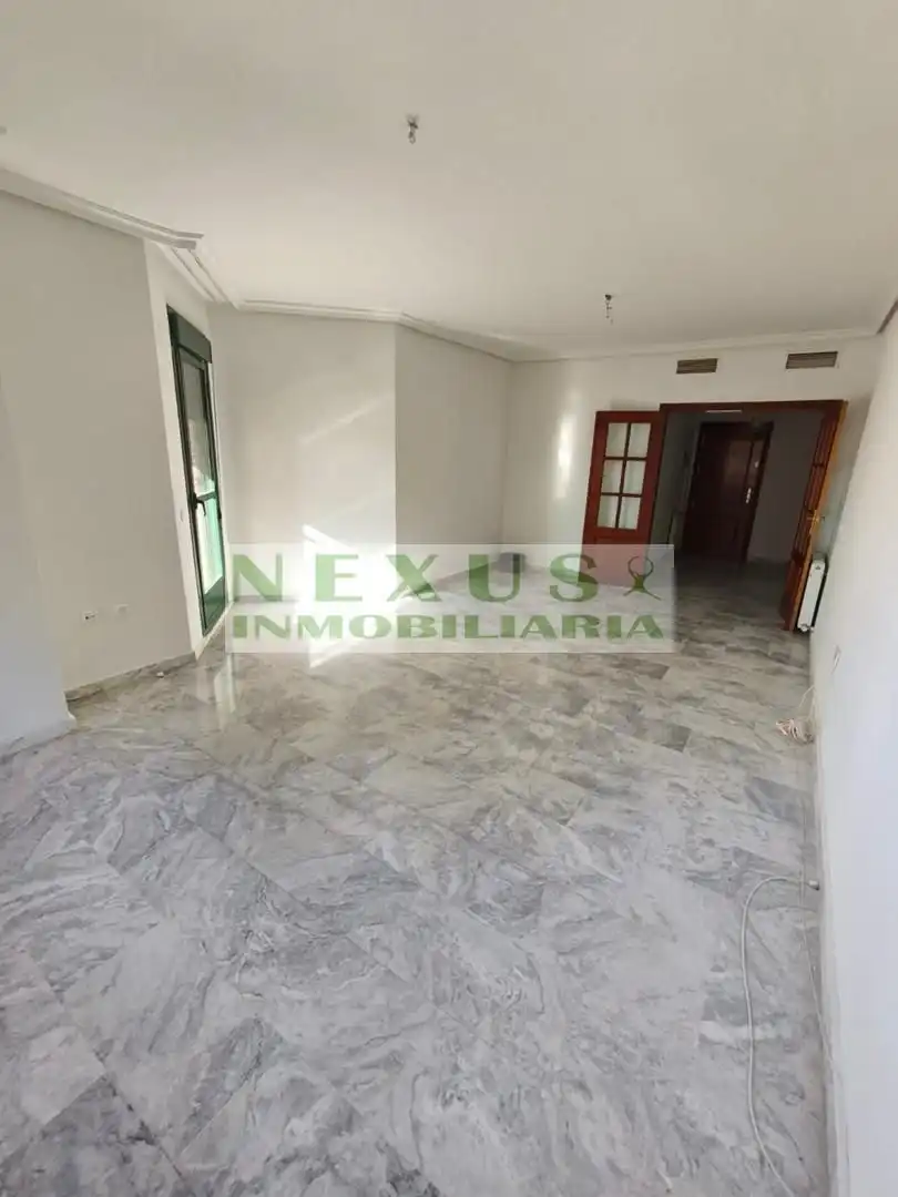 Piso en venta en Cáceres con Aire acondicionado, Calefacción y Terraza